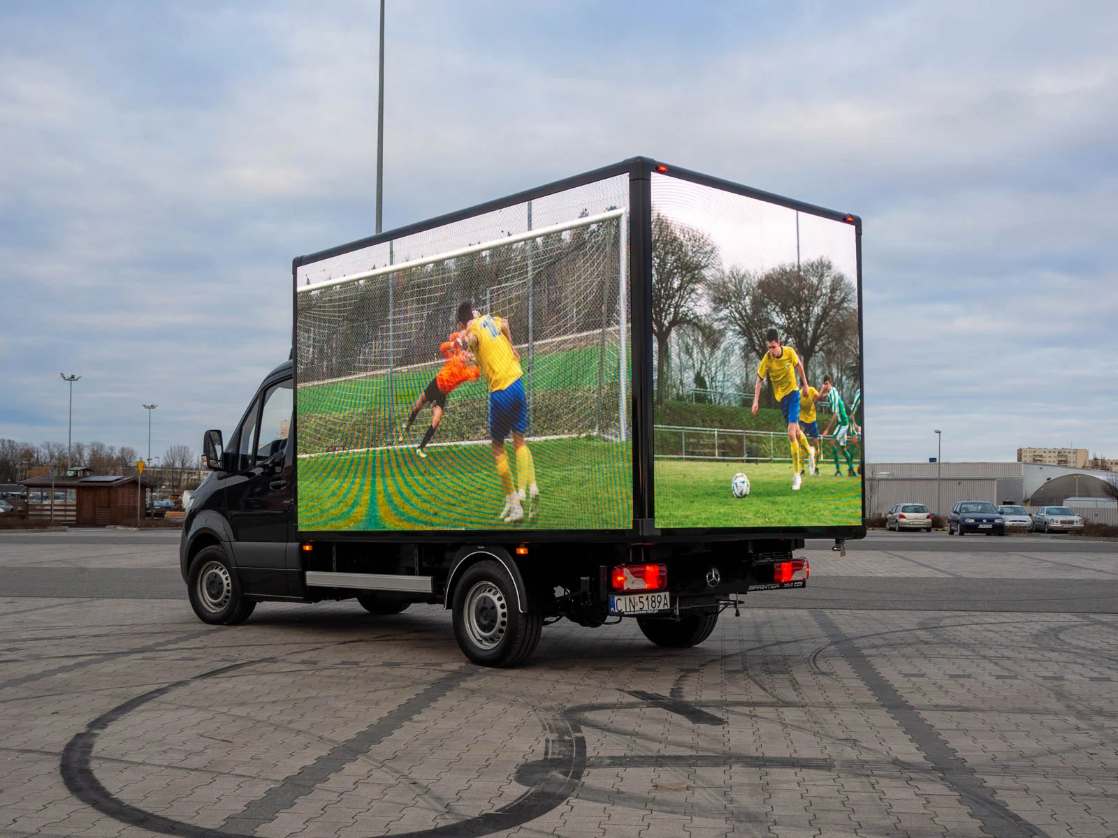 boxled-led-screen-advetising-van-12-screen-led-com